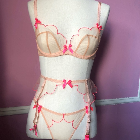 Agent Provocateur Other - NWT Agent Provocateur LORNA 3 pcs nude/pink set
